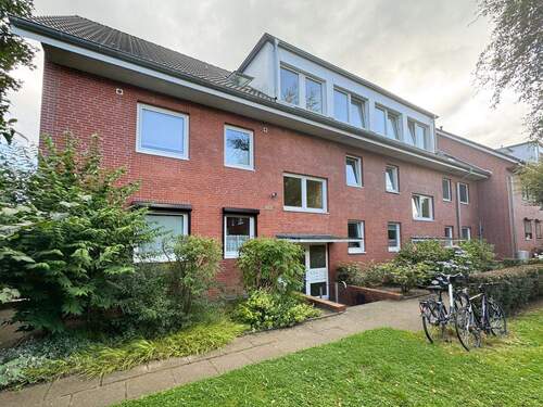 Hausansicht - 2-Zimmer-Wohnung mit Terrasse und kleinem Garten