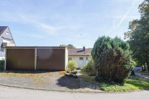 Garage - 7 Zimmer Einfamilienhaus zum Kaufen in Freudenberg