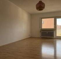 Helle, freundliche 3,5-Zimmer-Wohnung mit EBK und Balkon im südlichen Zentrum - Erlangen Erlangen-Süd