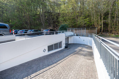 Tiefgarageneinfahrt - 