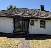 Bungalow in ruhiger Lage nahe AischparkCenter, 1124 m² Grund, 144 m² Wohnfläche., 5 Schlafzimmer - Höchstadt a.d.Aisch