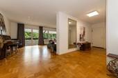 Eingangs- und Wohnbereich - 
