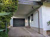 Eingangsbereich mit Garage Carport - 