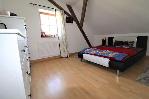 Schlafzimmer - Etagenwohnung mit 79,50 m&sup2; in Rottenburg an der Laaber zur Miete