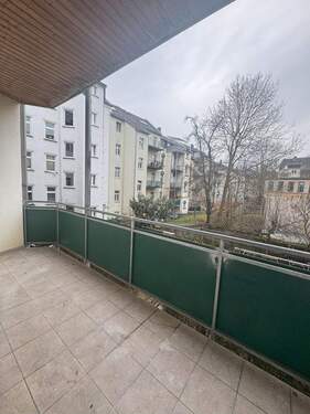 Balkon Aussicht - Renovierte, helle 3-Zimmerwohnung
