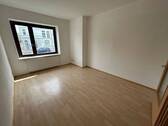 Wohnzimmer - Helle und familienfreundliche 3-Zimmer-Wohnung im Erdgeschoss mit Balkon!