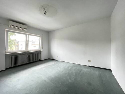 Schlafzimmer - 3 Zimmer Etagenwohnung zum Kaufen in Lauf