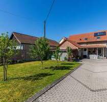 Mehrgenerationenwohnen leicht gemacht - 2 moderne Einfamilienhäuser plus Gewerbefläche! - Alsheim