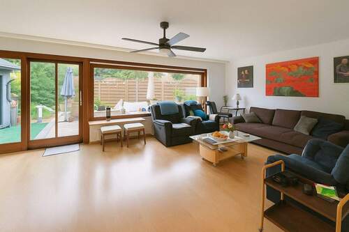 Wohnzimmer und Terrasse - Mehrfamilienhaus, Wohnhaus in Offenbach am Main