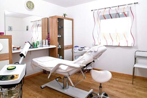 Gäste- oder Arbeitszimmer (derzeit Kosmetikstudio) - 