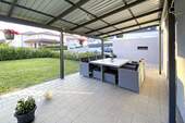 überdachte Terrasse, offen... - Einfamilienhaus mit 135,70 m&sup2; in Neufahrn zum Kaufen