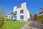 Hausansicht - Naturnahe, renovierte Wohnung mit Terrasse und Stellplatz