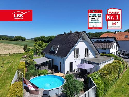 Außenansicht - Neuwertiges Einfamilienhaus in moderner Bauweise mit zusätzlichem Bauplatz