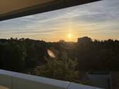 Ostbalkon - Eingangsseite - Provisionsfreie 3-Zimmer-Eigentumswohnung mit Westbalkon, Aufzug in Nürnberg-Bauernfeind