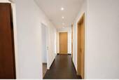 Flur - Etagenwohnung mit 81,60 m&sup2; in Nürnberg zum Kaufen