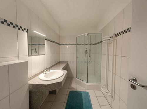 WC mit Dusche - 