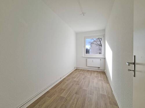 Zimmer_balkonseitig - 