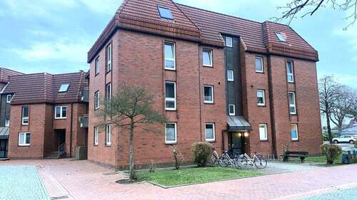 Haus mit Balkon im EG - 2 Zimmer Etagenwohnung zur Miete in Brunsbüttel