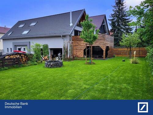 Hausansicht - Moderne Architektur mit Stil und Charme !