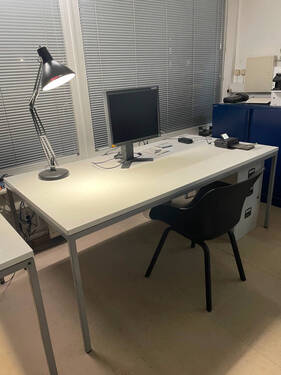 Frei: Schreibtischplatz groß - Büro in Hamburg