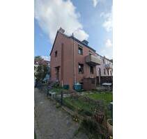 ## Nähe Kirchweg, gepflegtes 5 Zi. Haus, zusätzlich 2 Zi. Einliegerwohnung, Garten und Garage ## - Bremen