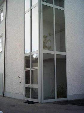 Detail Rückseite - Gewerbeobjekt (Büro, Produktion, Verkauf) in Traunstein