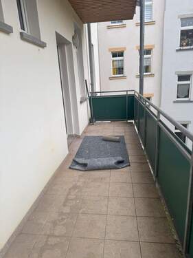 Balkon 2 - 3 Zimmer Etagenwohnung in Plauen