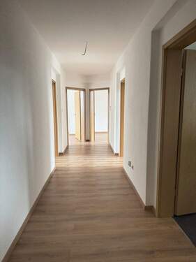 Flur - Etagenwohnung mit 87,00 m&sup2; in Plauen zur Miete