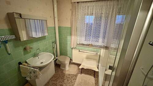 Badezimmer im Obergeschoss - 