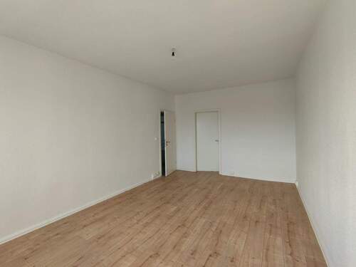 Wohnzimmer (2) - Etagenwohnung mit 47,60 m&sup2; in Zwenkau zur Miete