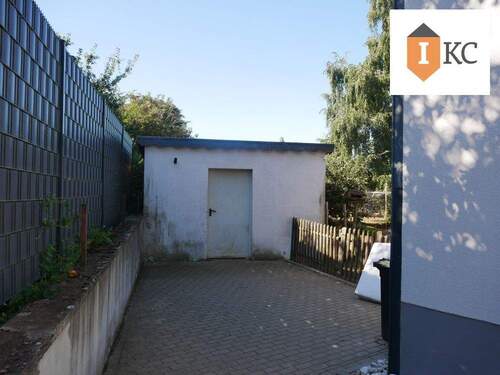 Einfahrt zur Garage - 