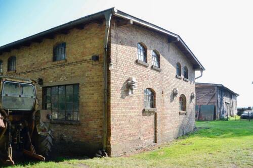 Schmiede - 2 Zimmer Mehrfamilienhaus, Wohnhaus in Divitz-Spoldershagen