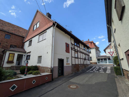 Seitenansicht - 7 Zimmer Einfamilienhaus zum Kaufen in Waldeck