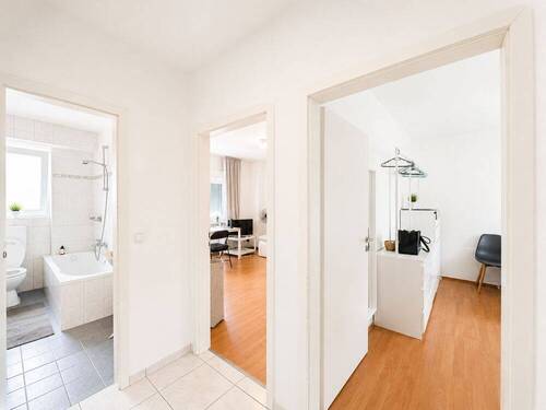 Flur - WG-geeignete 2-Zimmer-Wohnung mit Balkon 