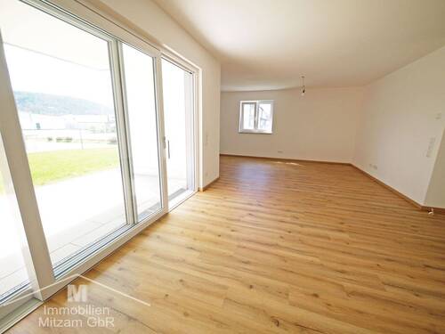 Zugang Terrasse - Etagenwohnung mit 94,30 m² in Dietfurt zum Kaufen