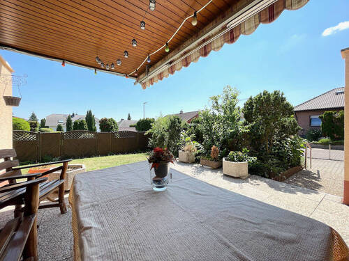 Platz zu den Nachbarn - 