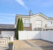 Repräsentatives, lichtverwöhntes Einfamilienhaus in Feldrandlage! - Ronnenberg / Empelde