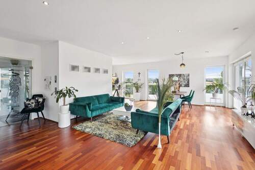 Wohnzimmer - 5 Zimmer Einfamilienhaus zum Kaufen in Ronnenberg / Empelde