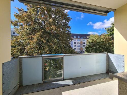 Balkon - Frisch renovierte Balkonwohnung mit Fahrstuhl & modernem Wannenbad
