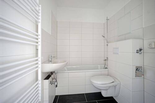 Bad - 3 Zimmer Etagenwohnung zur Miete in Freiberg