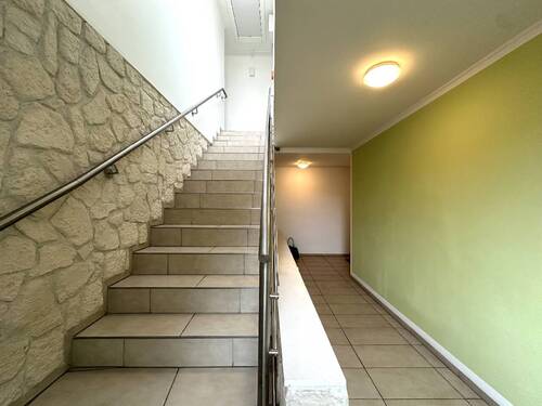 Treppe zur Wohnung - 