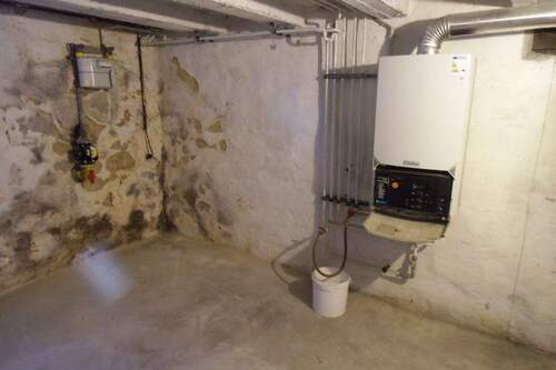20 Heiztherme im Keller.JPG - 