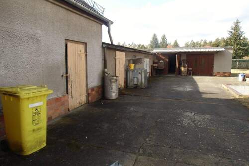 4 Nebengebäude und Garage.JPG - 