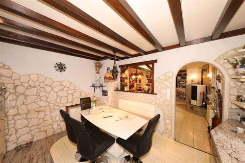 Küche mit Einbauküche - 