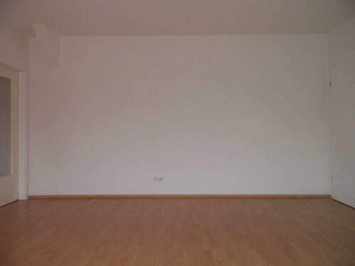 Wohnzimmer - 2 Zimmer Etagenwohnung in Zwickau