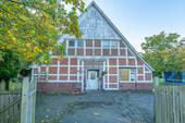 Frontansicht - Einfamilienhaus mit viel Platz - 128.000,00 EUR Kaufpreis, ca.  125,00 m² Wohnfläche