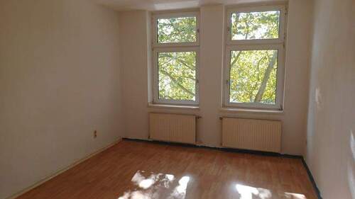 Schlafzimmer.jpg - 2 Zimmer Etagenwohnung zum Kaufen in Essen