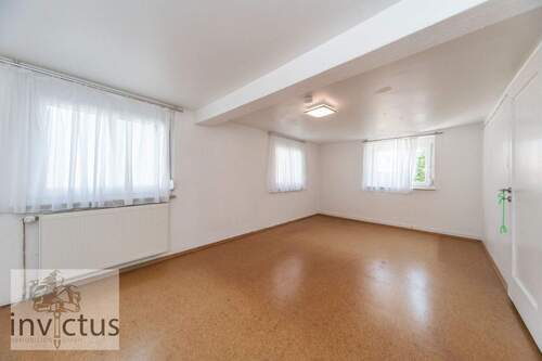 Schlafzimmer im OG mit separatem WC - 