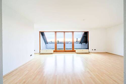 Wohnzimmer - Jetzt Dach über Kopf verlieben - 205.000,00 EUR Kaufpreis, ca.  69,00 m² Wohnfläche