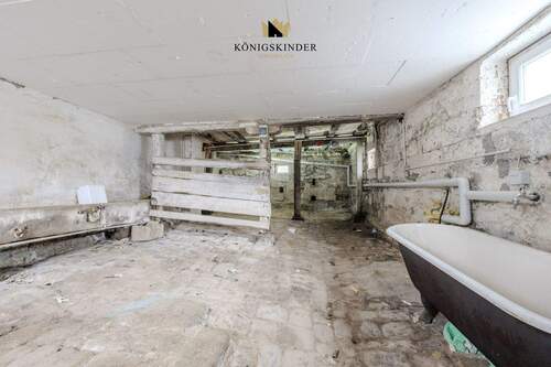 Ehemaliger Stall mit Charakter und historischen Elementen. - 